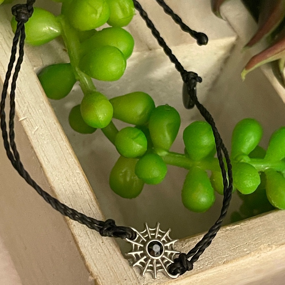 Pura Vida Black and Silver Sunburst Bracelet 2018 Monthly Club Box.